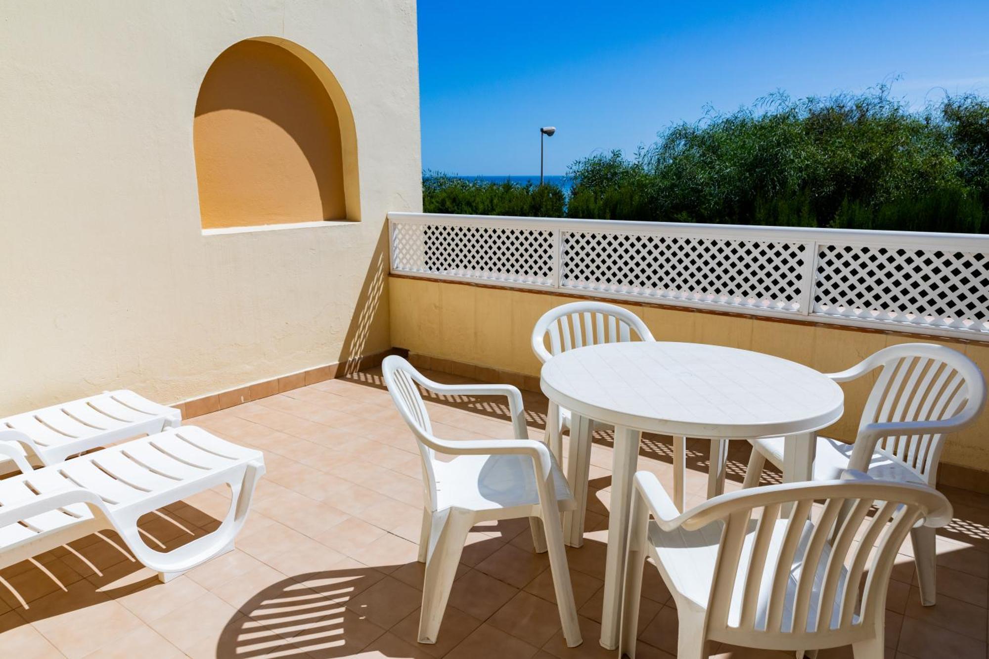 Ramada Hotel & Suites By Wyndham Costa Del Sol Fuengirola Exterior foto